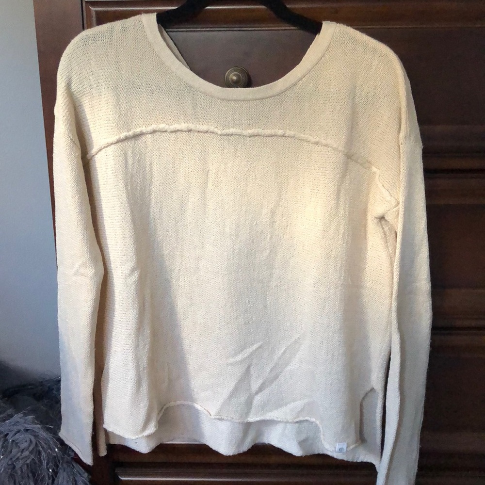 Super cute Rip Curl sweater!